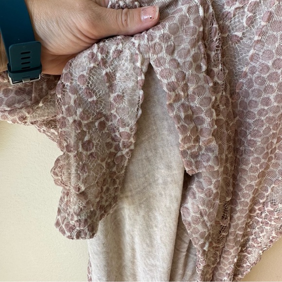 Capote layered lace top - Picture 9 of 10